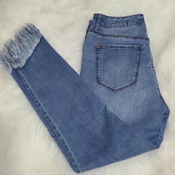 Sofia Vergara Hirise Distressed Ankle Jeans - Picture 6 of 7